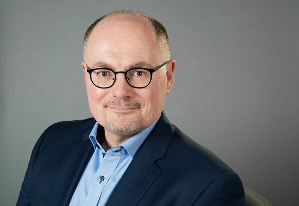 Prof. Dr. Robert Zepf Prof. Dr. Robert Zepf