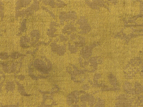Geraubte Rarität im Seidenkleid